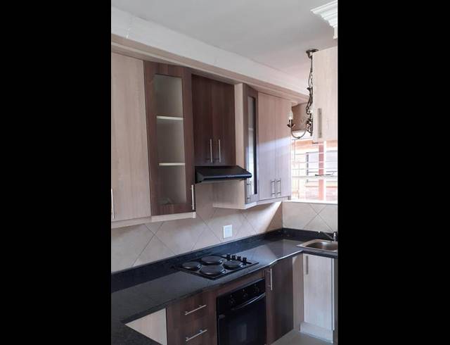 2 BEDROOM TOWNHOUSE FOR SALE IN ALBERTON NORTH